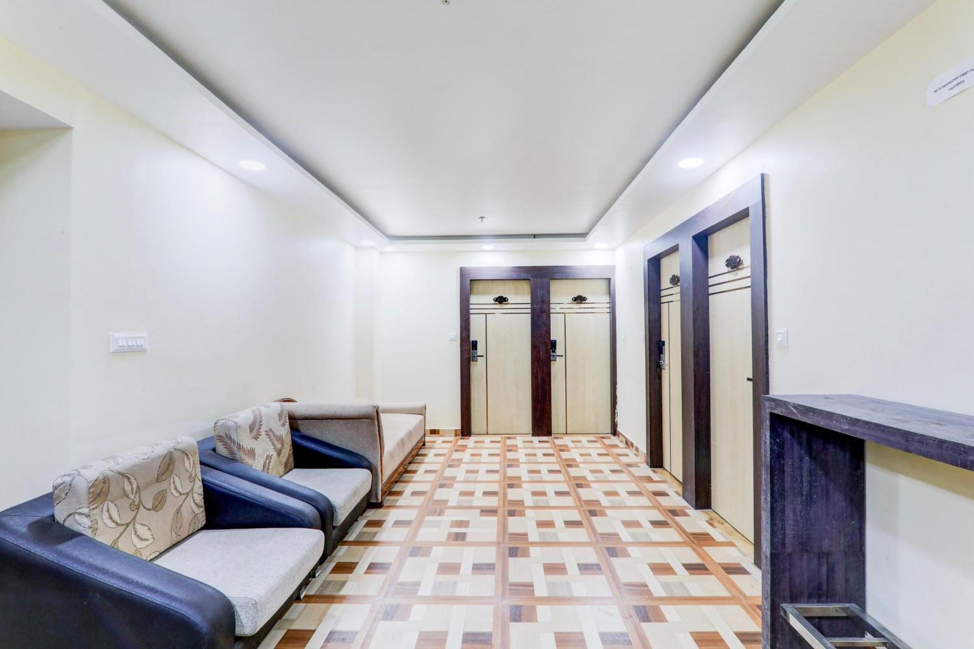 Townhouse Sakura Hotell Lucknow Exteriör bild